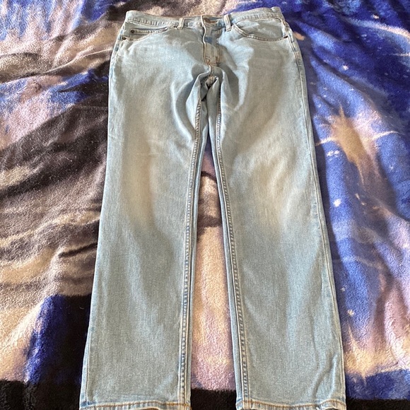 Men’s jeans….New without tags… - Picture 4 of 11